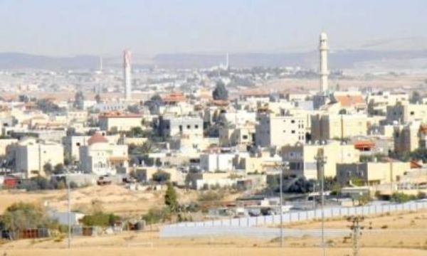 اصابة شاب فلسطيني بجراح جراء سقوط جسم ثقيل عليه
